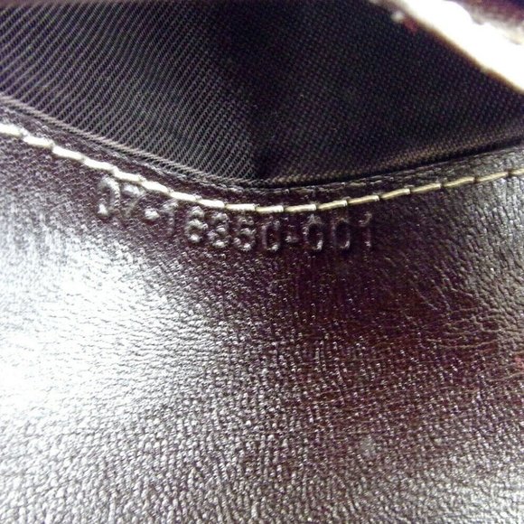 Authentic FENDI Bi -fold wallet USED - Picture 7 of 9